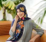 روسری حریر ایتالیایی مدل نخل زرد وسط ساده - Image 10