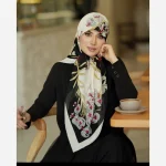 روسری حریر کوئین مدل گل ریز - Image 3